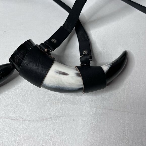 Lot Of 2 Ale Horn Bovine Viking Drinking Shot Size Horn with Leather Strap - Picture 2 of 11